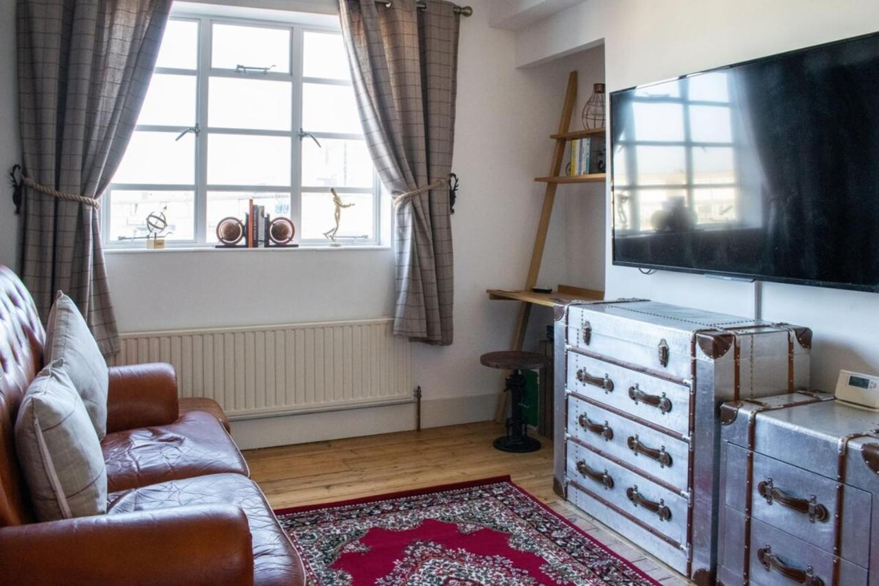 Beautifully Decorated Contemporary 2 Bedroom Flat London Exteriör bild