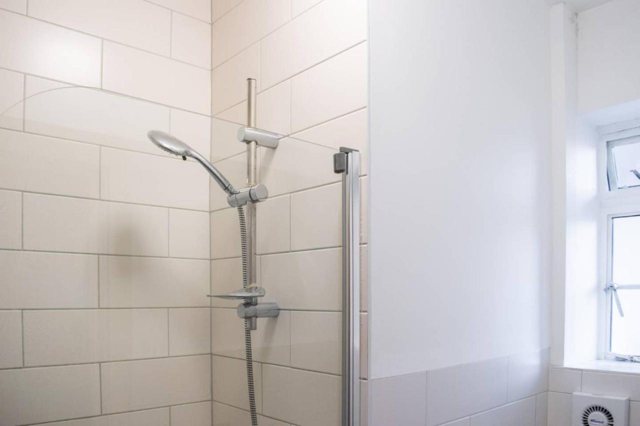 Beautifully Decorated Contemporary 2 Bedroom Flat London Exteriör bild